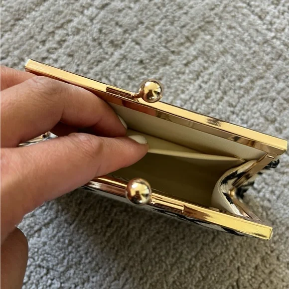 Spartina 449 Geometric Pattern Kisslock Coin Purse - Picture 10 of 10